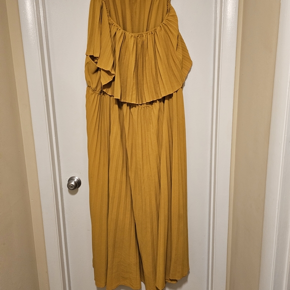 SHEIN Strapless Mustard Dress - Picture 2 of 3